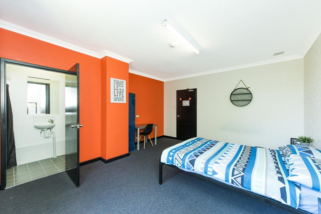 Billabong Backpackers Resort Perth Exterior photo